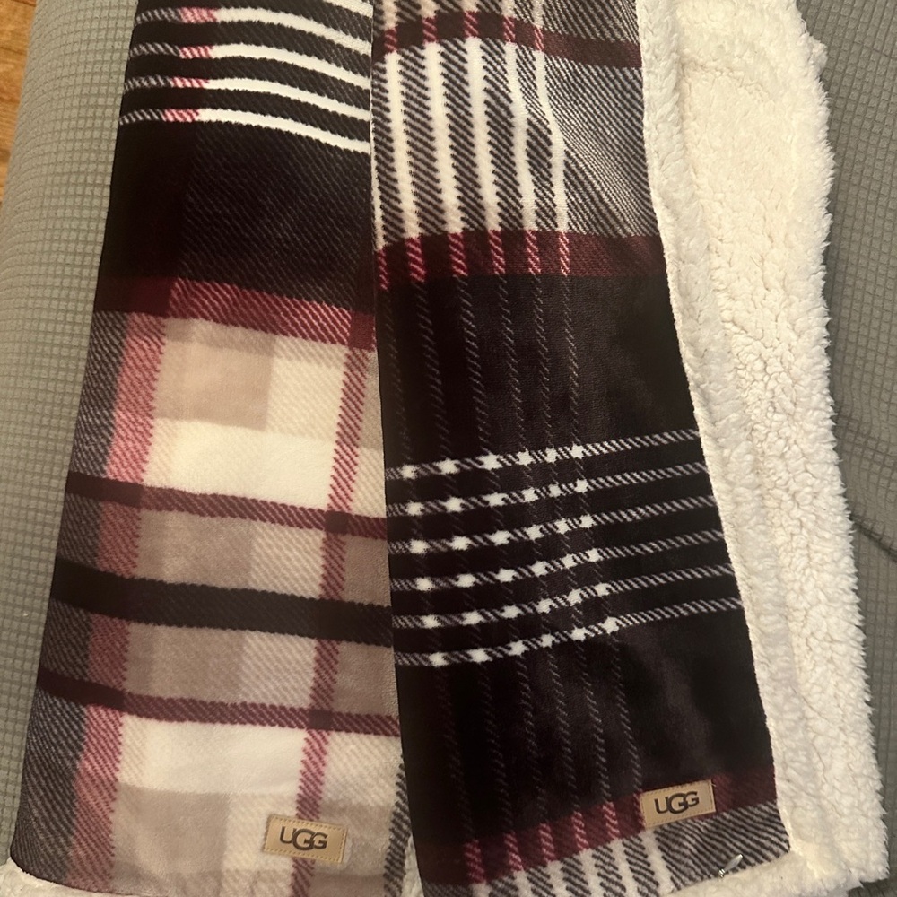 UGG Black and Red Plaid king size pillow sham set of 2 with Sherpa Lining